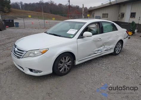 2012 Toyota Avalon z USA, uszkodzony, nr VIN 4T1BK3DB1CU461006